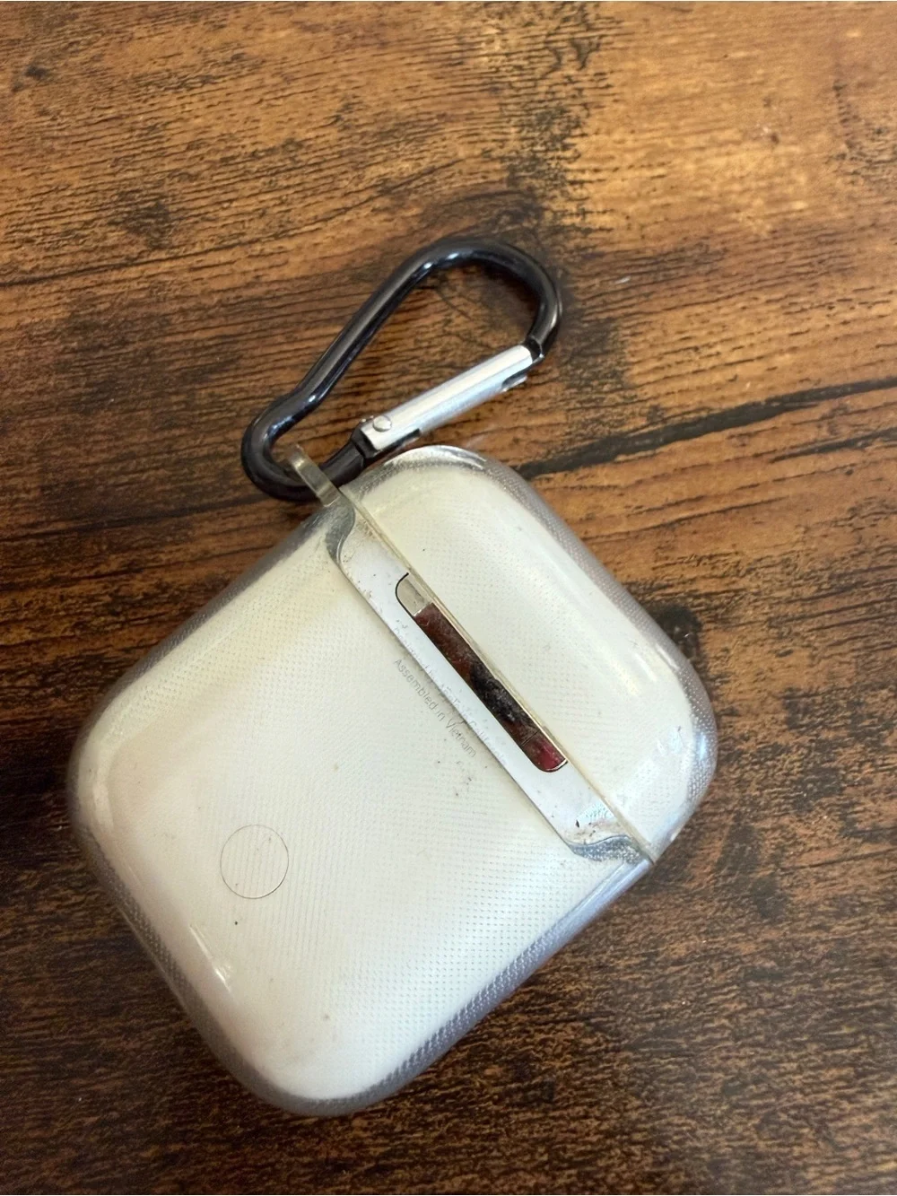 AirPods gen 2 in Case with Carabiner *not working